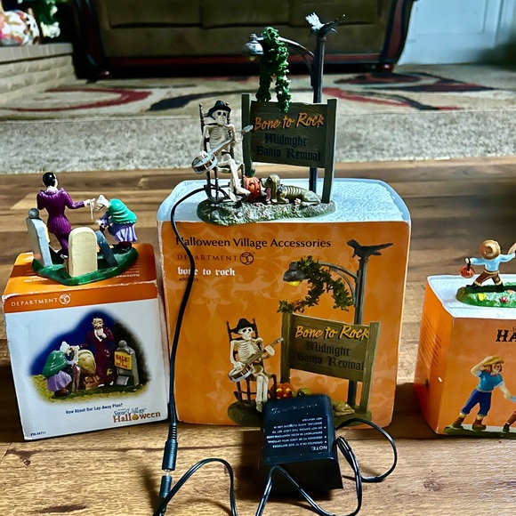 Dept 56 • Halloween • How About Our Lay-Away Plan? • Bone To Rock •Scarecrow Fun - Picture 8 of 16